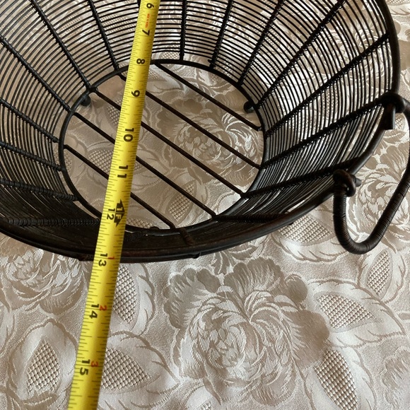 Heavy wire Basket - Iron Fruit Basket - Picture 3 of 5